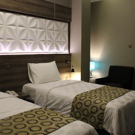 Fontana Hotel Джакарта Экстерьер фото